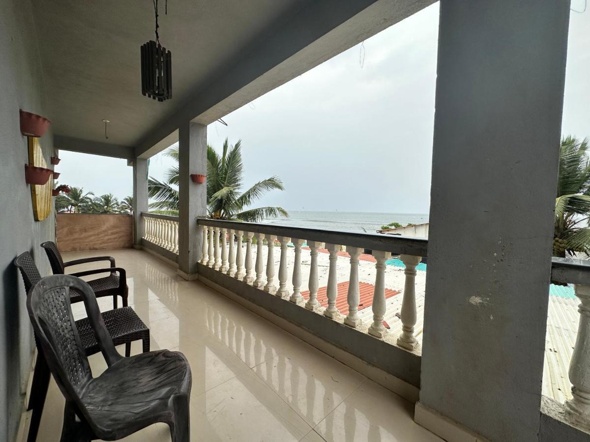Hotel Salty Waves Бага Экстерьер фото