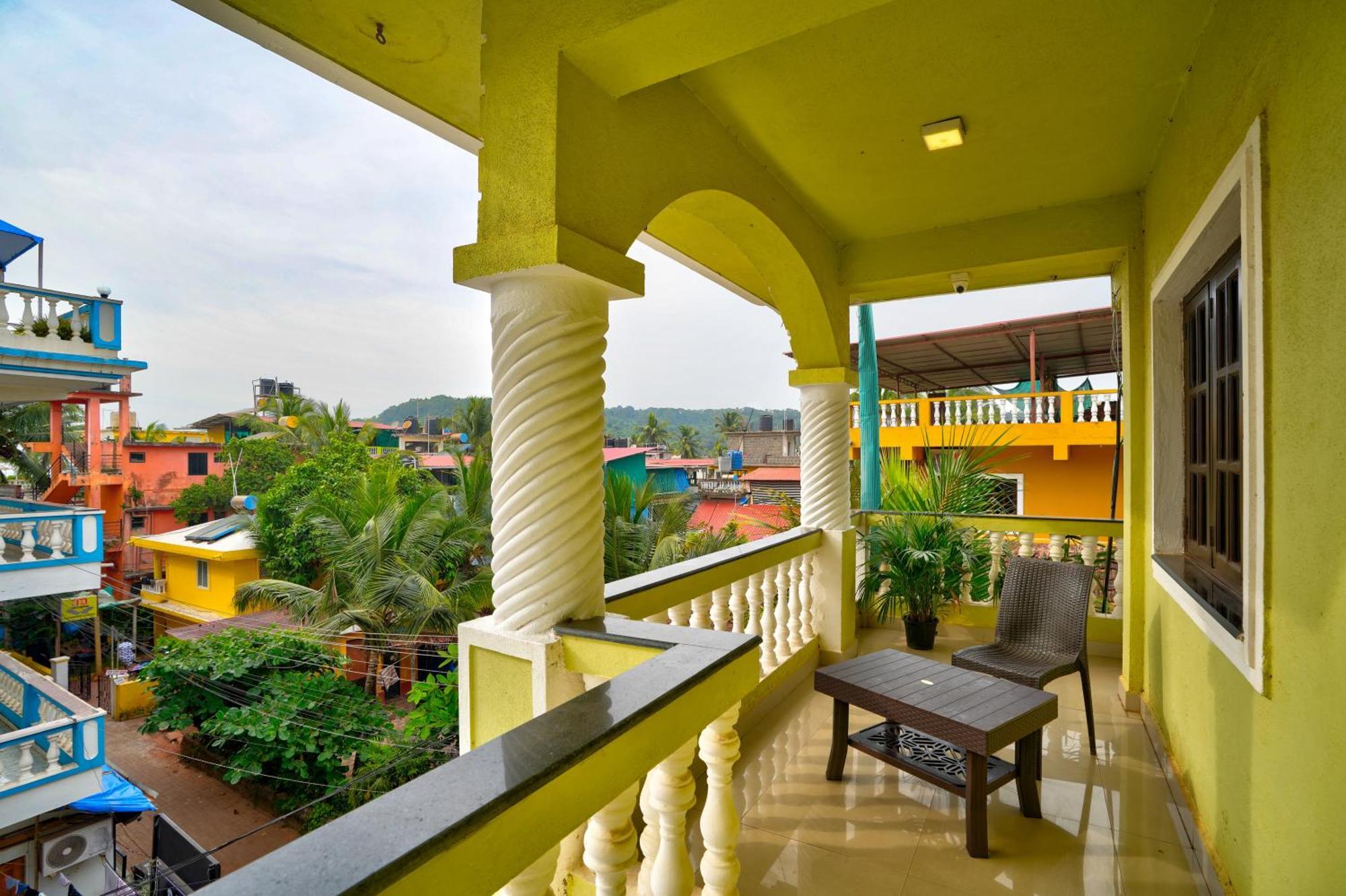 Hotel Salty Waves Бага Экстерьер фото