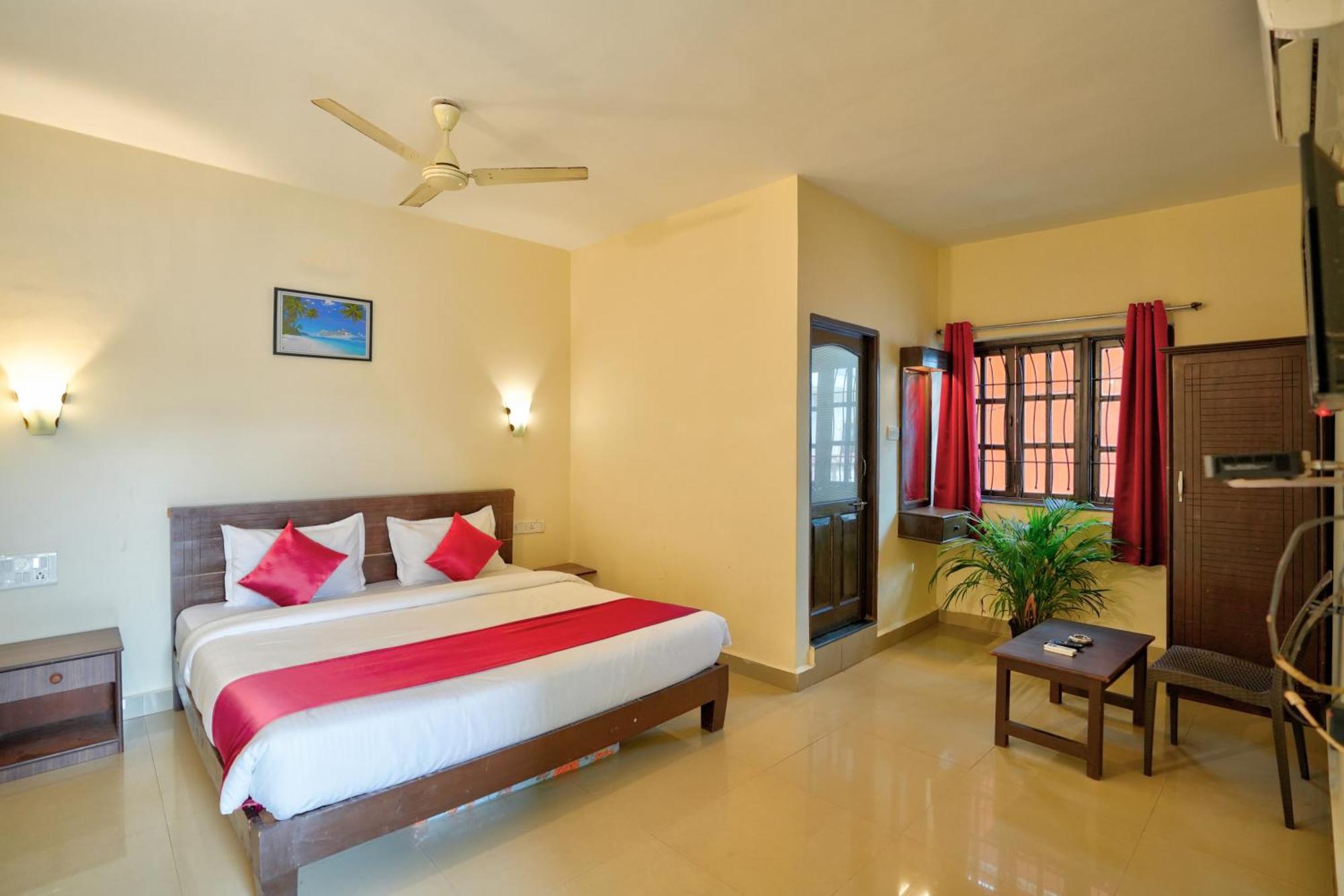 Hotel Salty Waves Бага Экстерьер фото