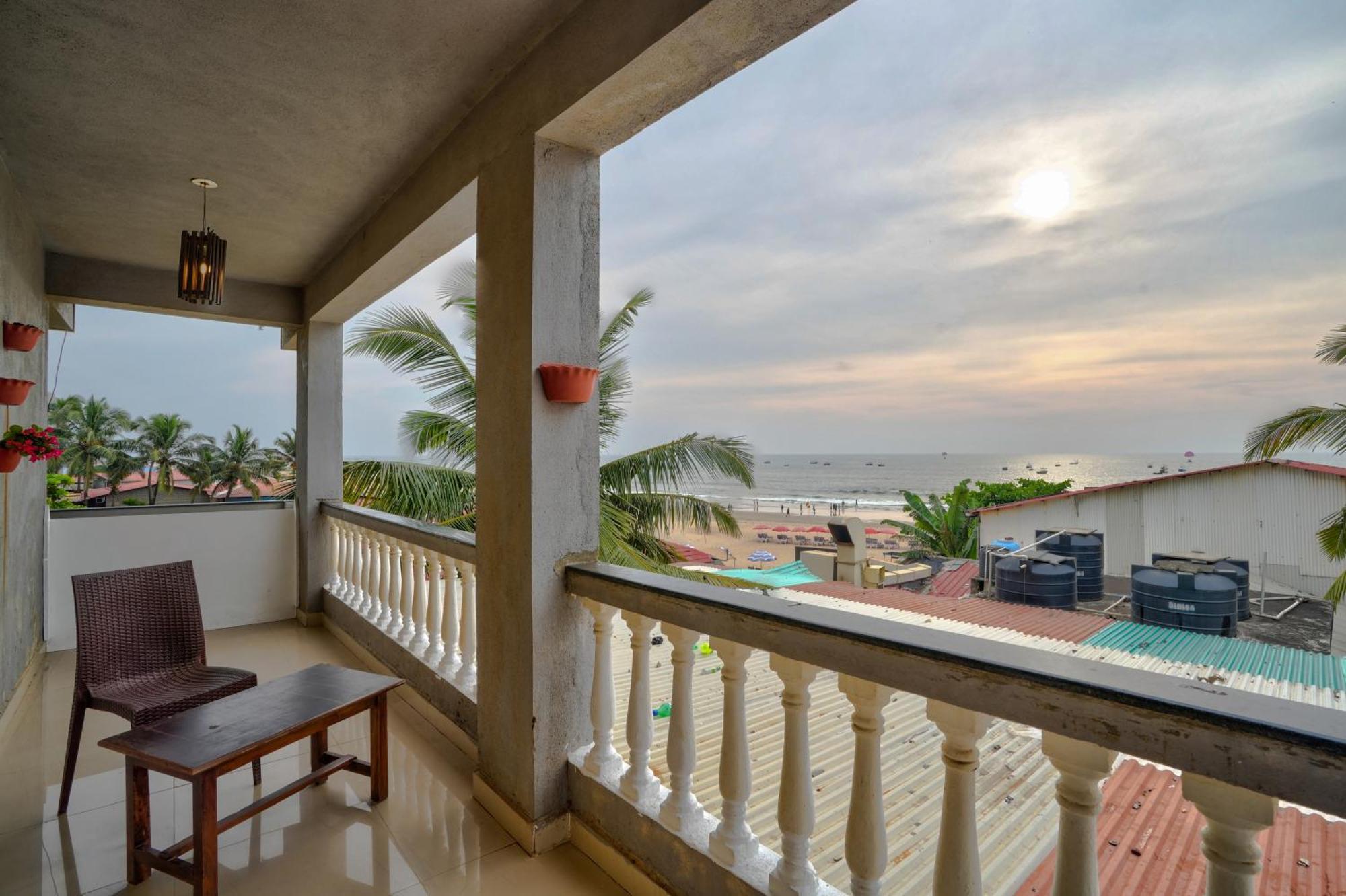 Hotel Salty Waves Бага Экстерьер фото