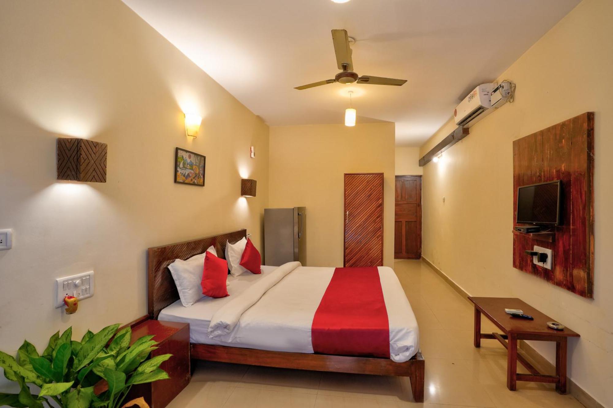 Hotel Salty Waves Бага Экстерьер фото