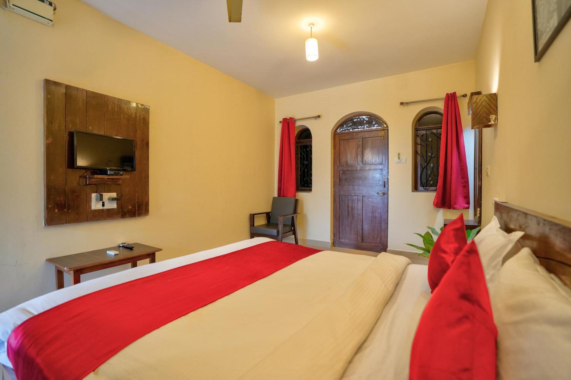 Hotel Salty Waves Бага Экстерьер фото