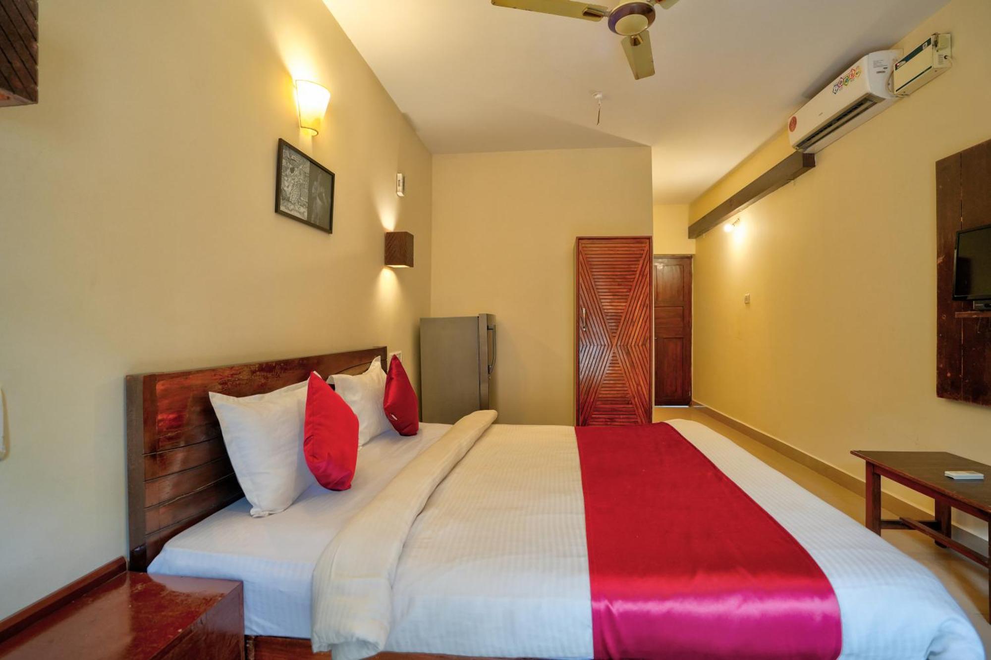 Hotel Salty Waves Бага Экстерьер фото