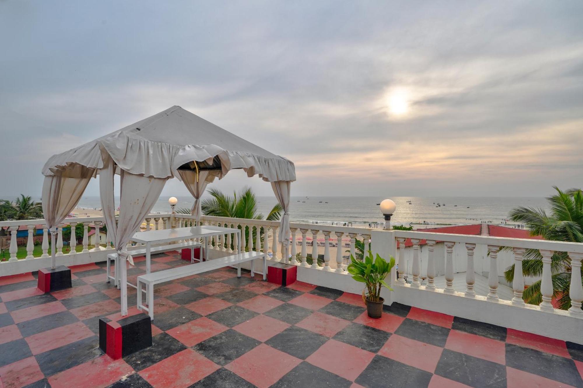 Hotel Salty Waves Бага Экстерьер фото
