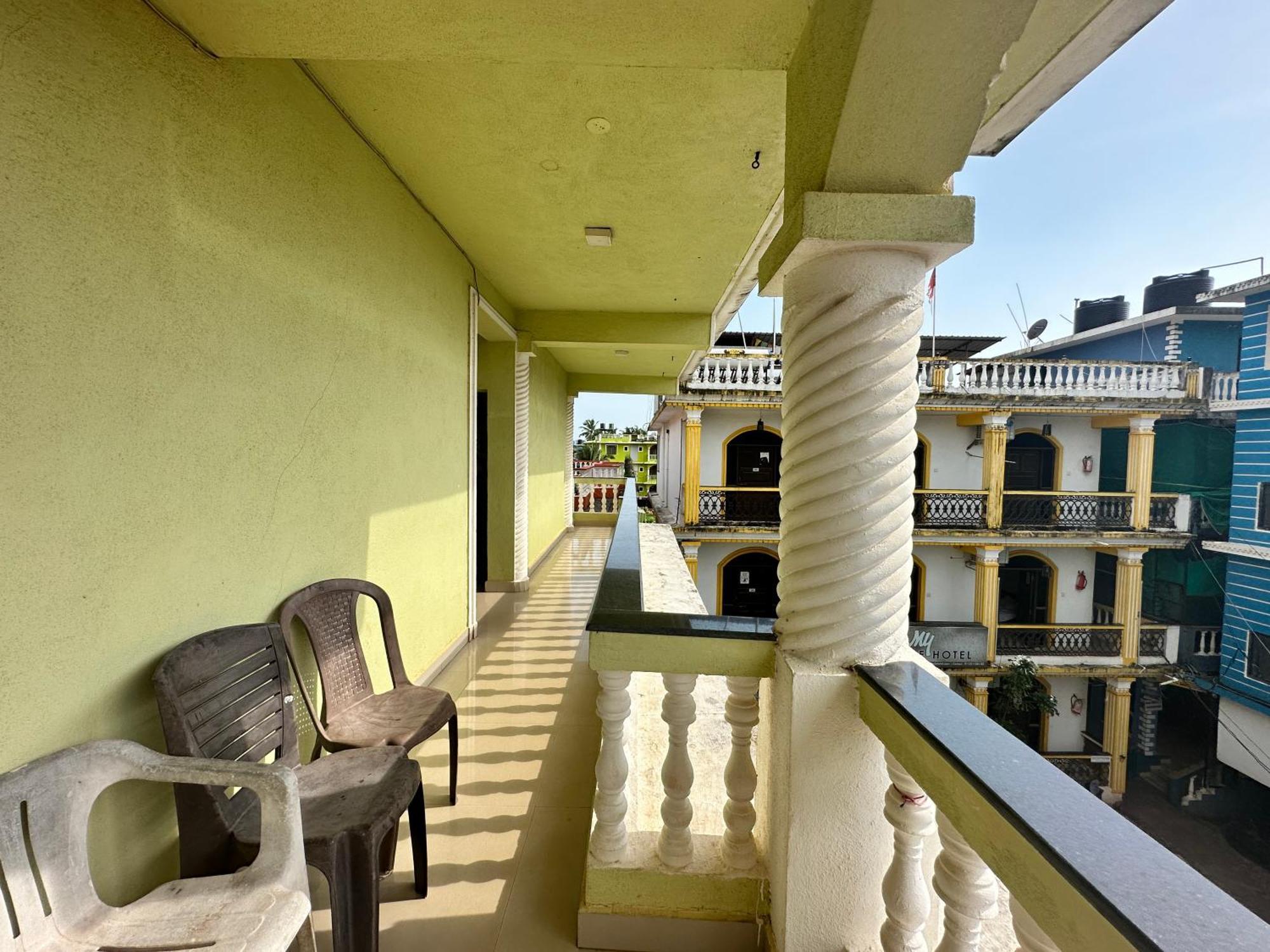 Hotel Salty Waves Бага Экстерьер фото